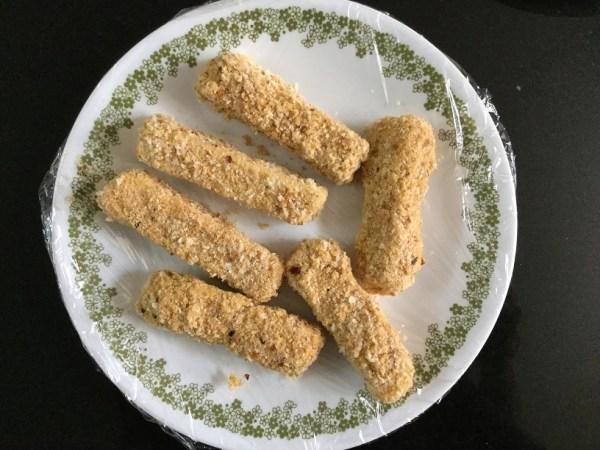 mozzarella-sticks-in-plate.jpg