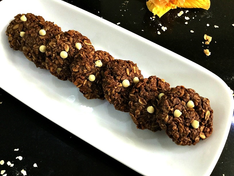 muesli chocolate cookies1.jpg