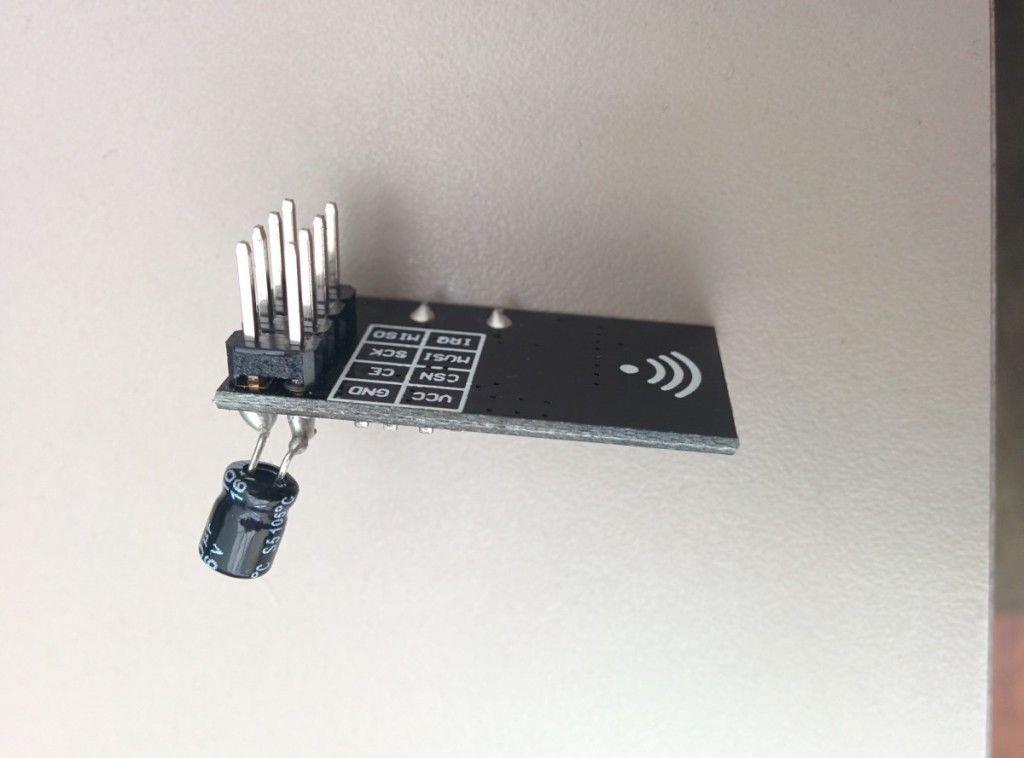 nrf24l01 capacitor.jpg