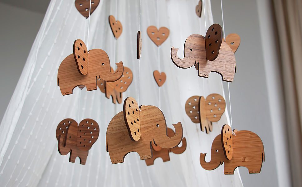 nursery-mobile-wood-in-detail-0e7.jpg