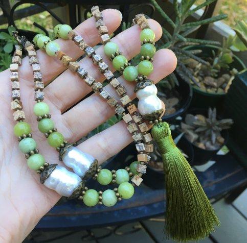 olivegreenmalanecklace.JPG