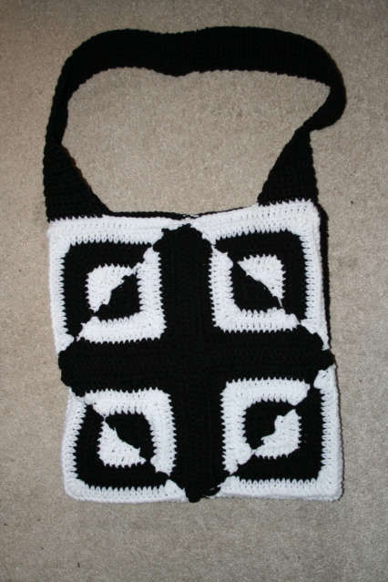 one side crochet bag.jpg