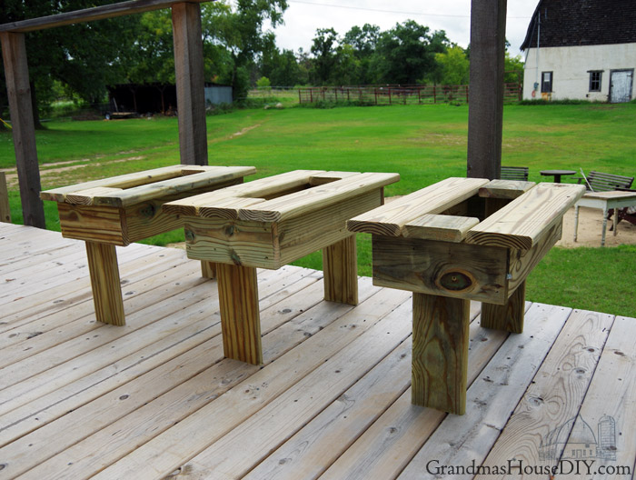 outdoor-end-table-cooler-flower-planter-wood-working-tutorial.jpg