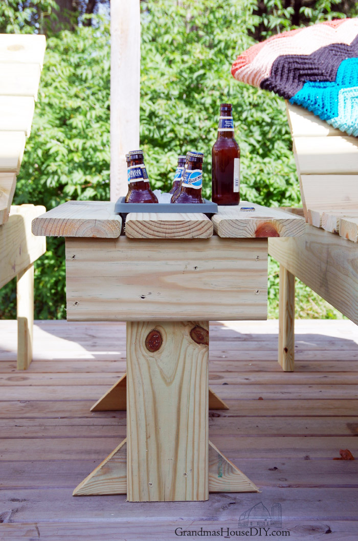 outdoor-end-table-cooler-planter-diy-projects.jpg