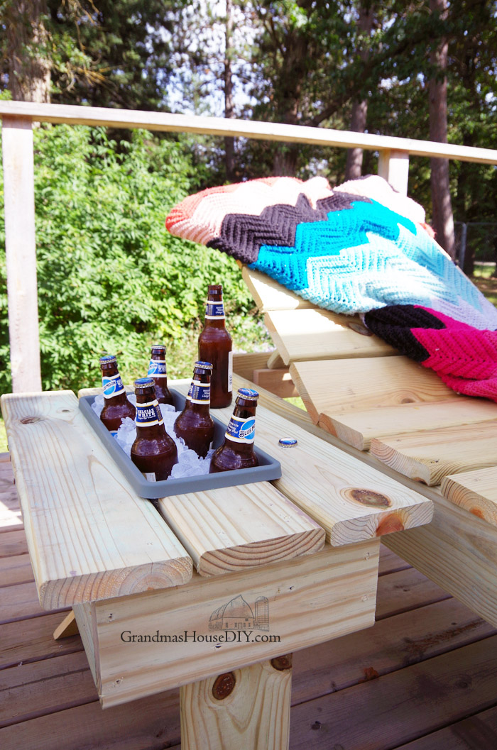 outdoor-end-table-cooler-planter.jpg