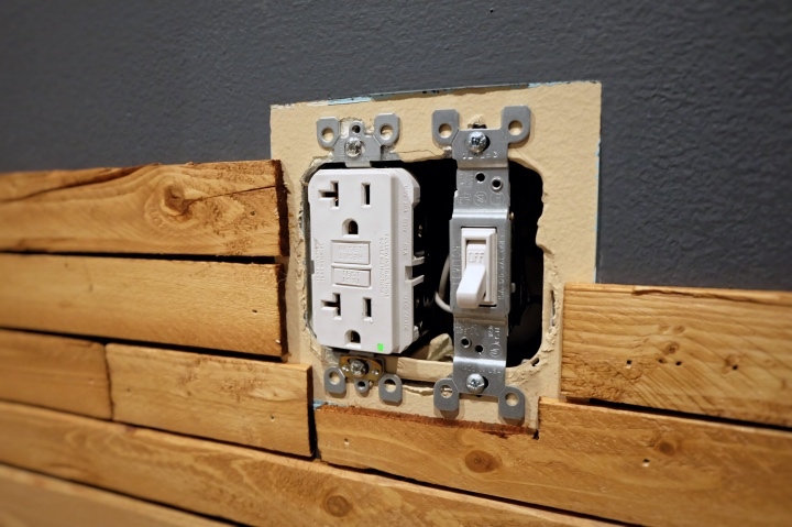 outlet.jpg