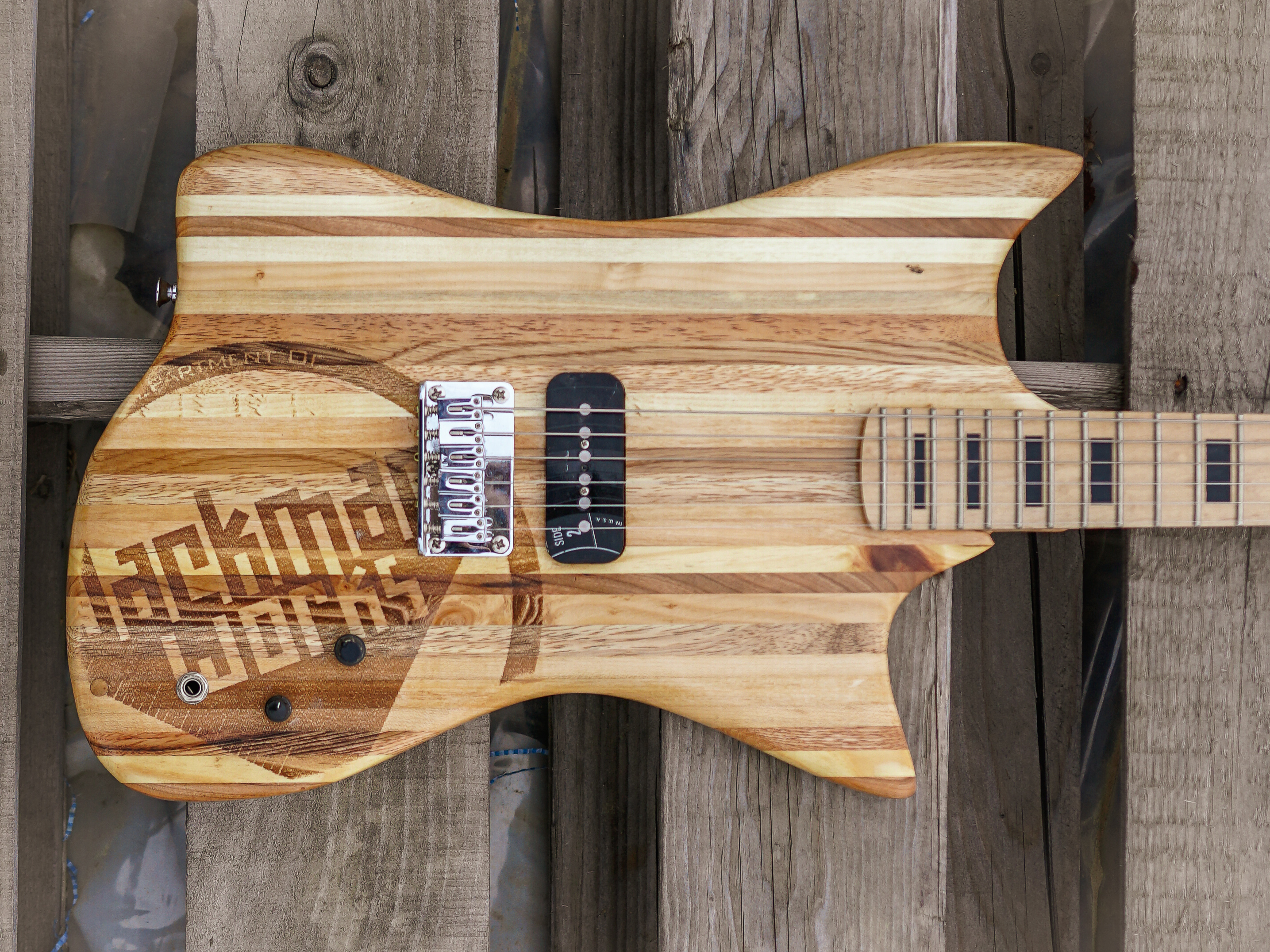 pallet wood guitar 1.jpg