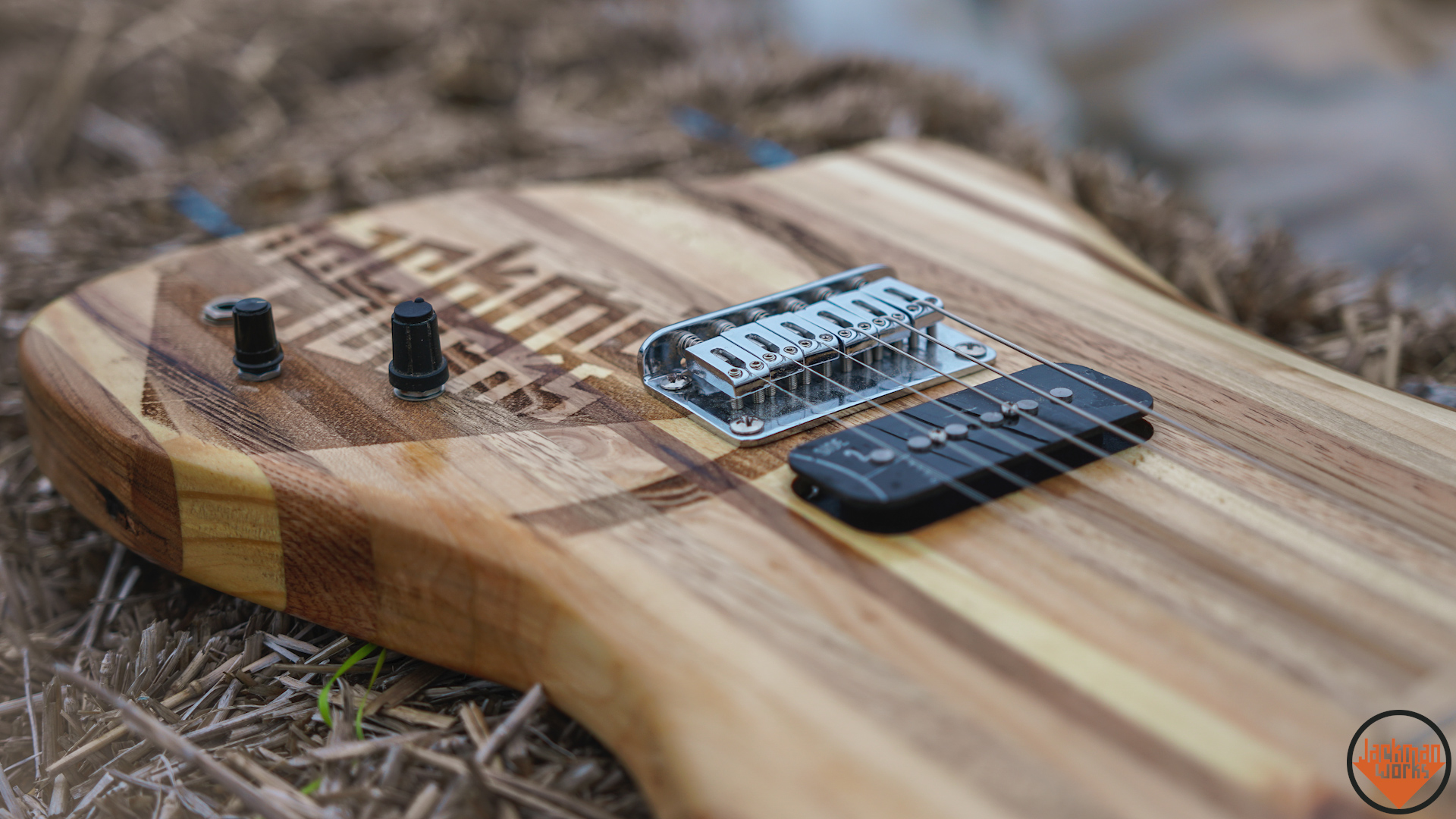 pallet wood guitar 32.jpg