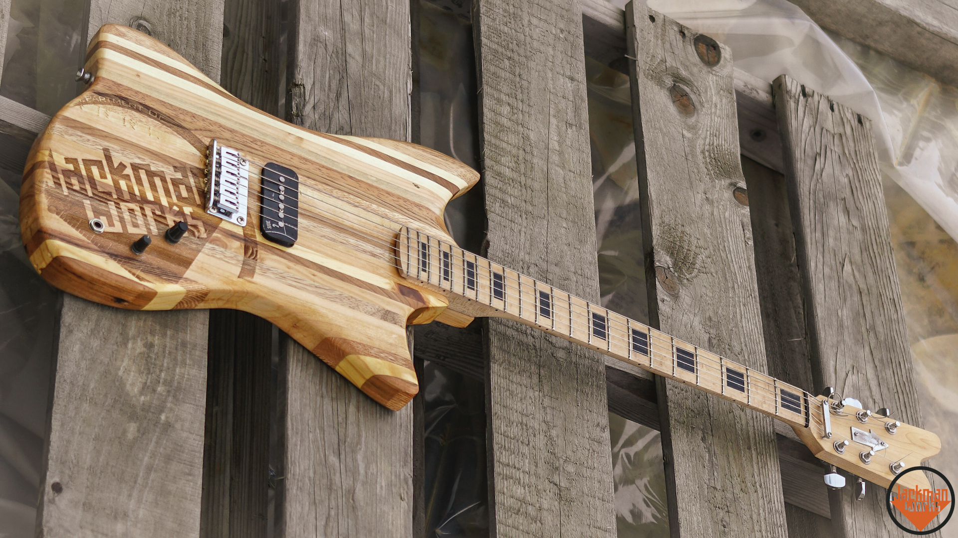 pallet wood guitar 35.jpg