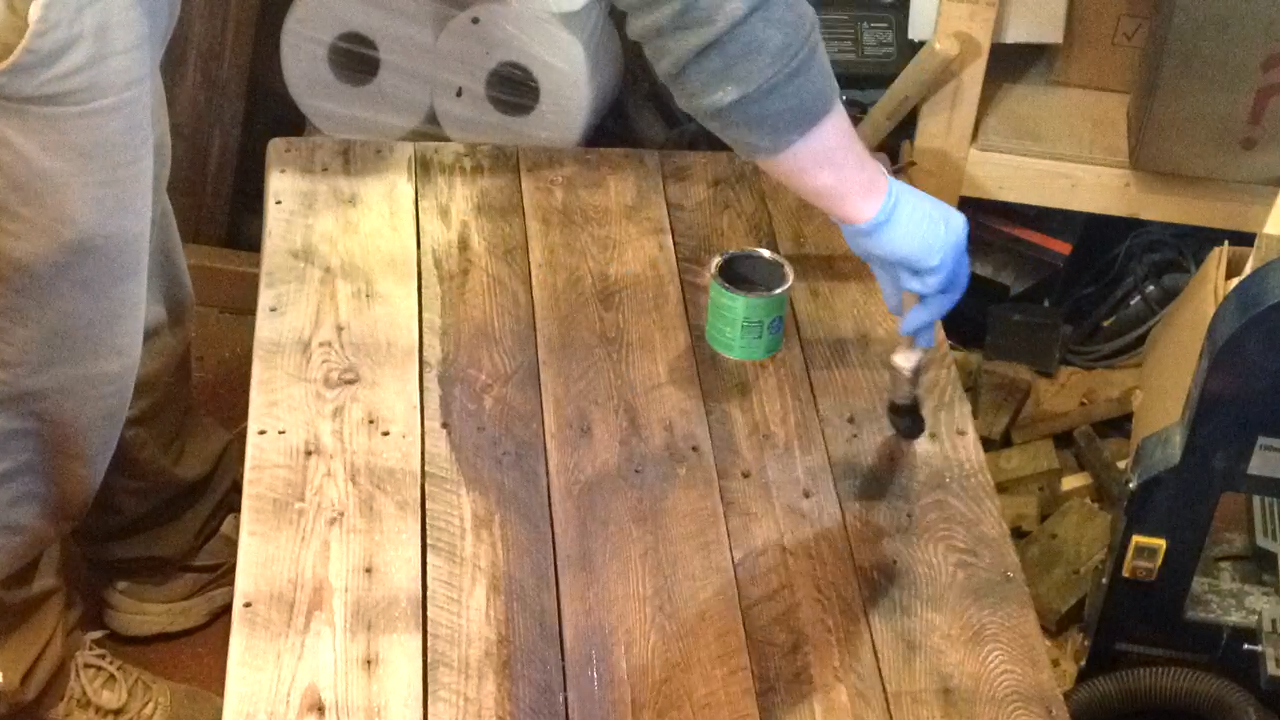 pallet-coffee-table-paint.jpg