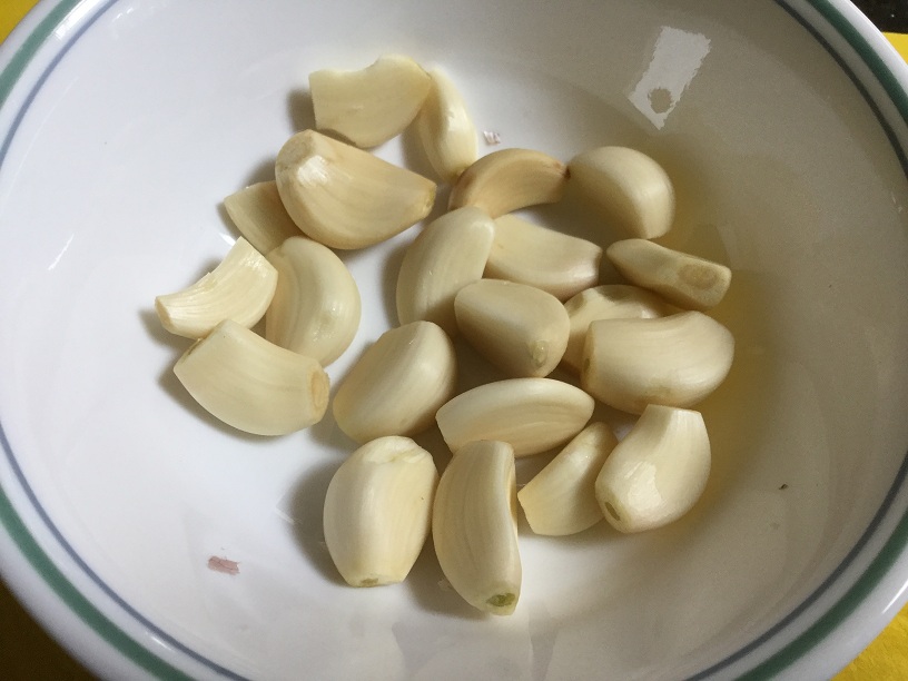 peeled garlic.jpg