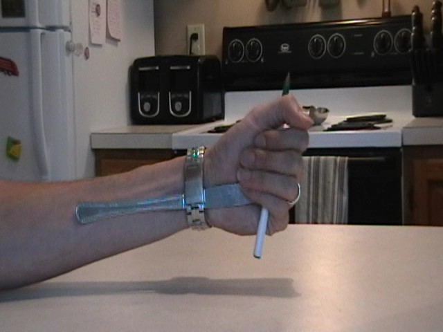 pen illusion trick 1.jpg