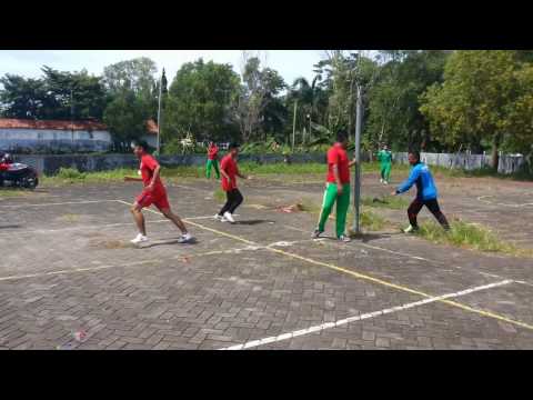 permainan benteng bentengan versi arosbaya madura