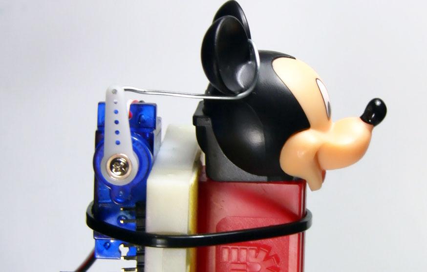 pez-robo-ears-servo.jpg