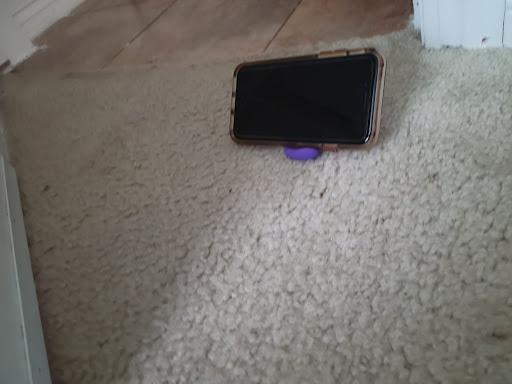 phone stand 1.jpeg