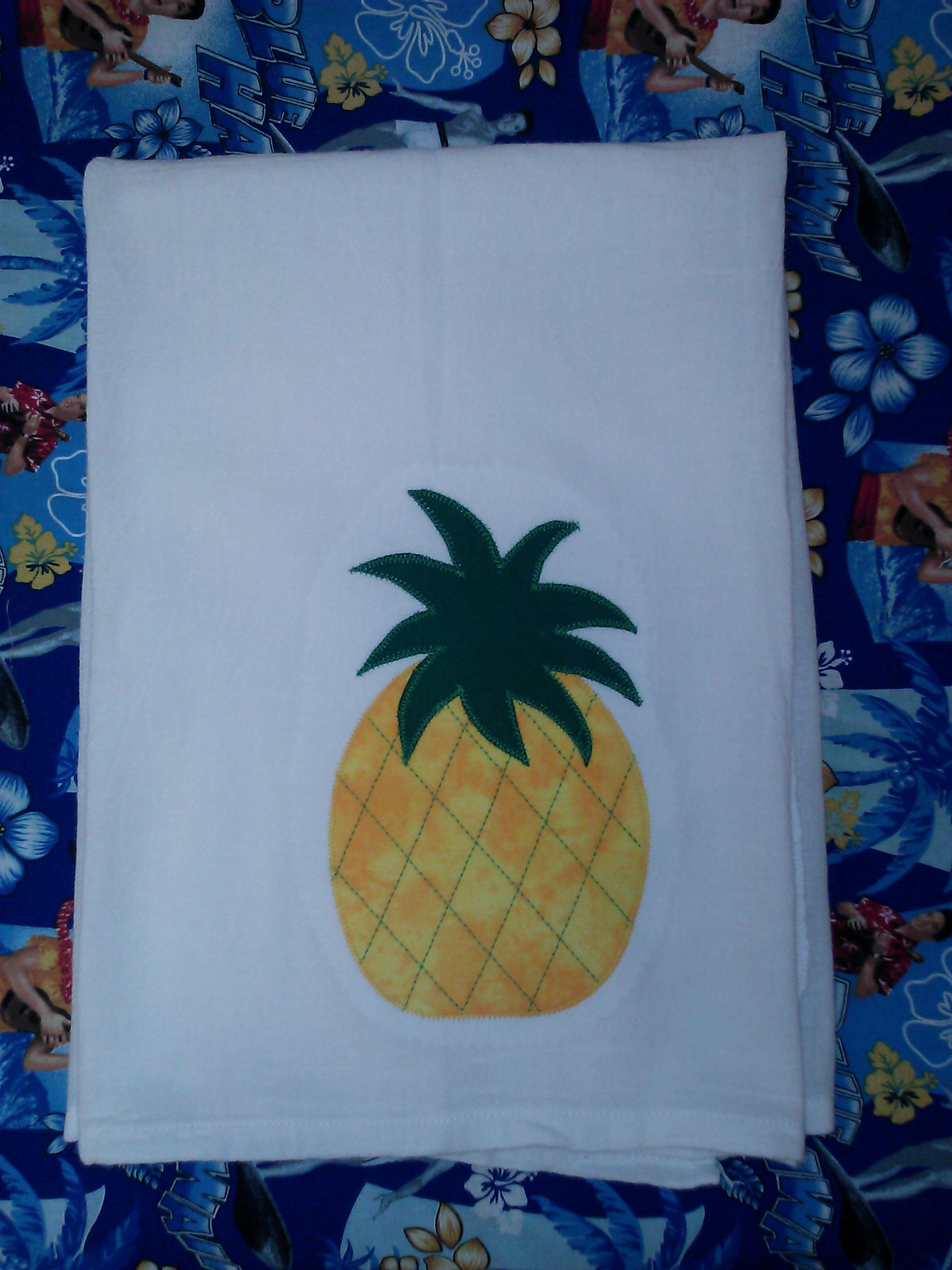pineapple towel.jpg