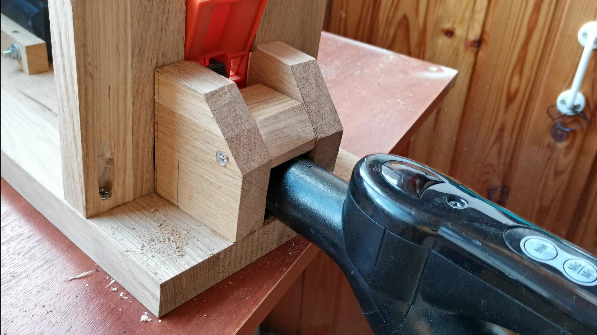 pocket hole jig station diy 3.jpg