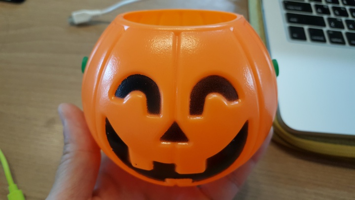 portable_plastic_jackolantern.jpg