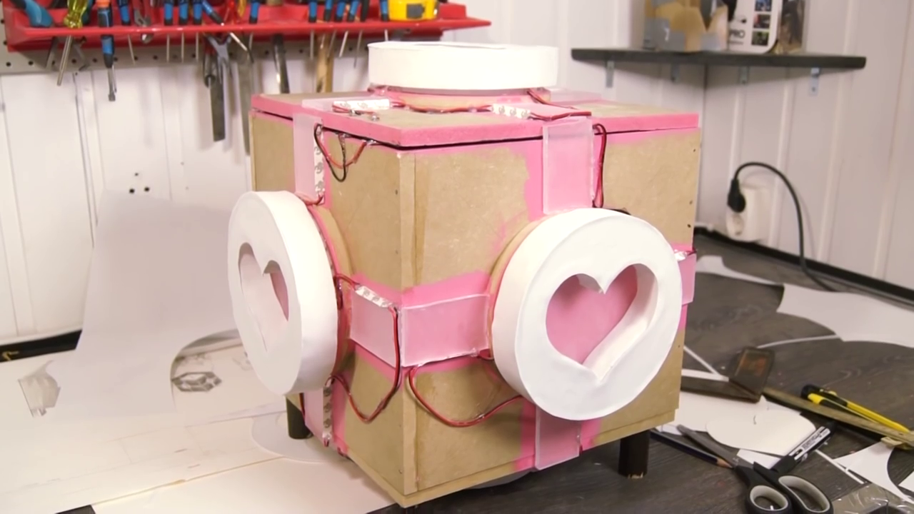 portal-companion-cube-led-light-box-storage-hidden-compartment-2017-02-11-12h51m53s161.png