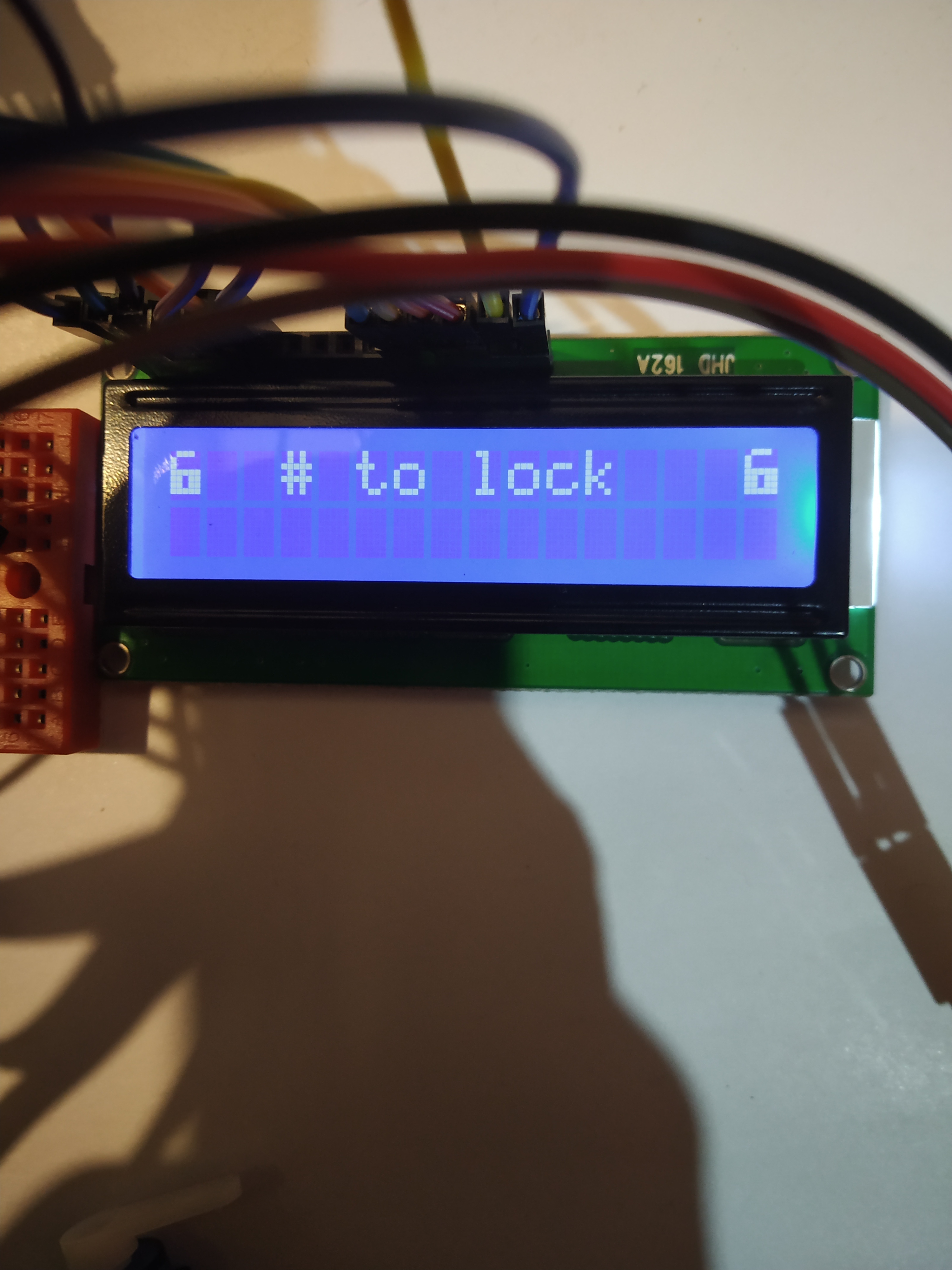 press to lock Electronis safe Arduino.jpg