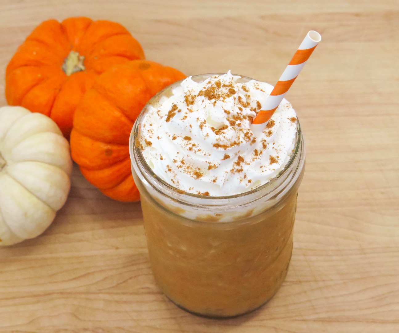 pumpkin pie frappe2-2.jpg