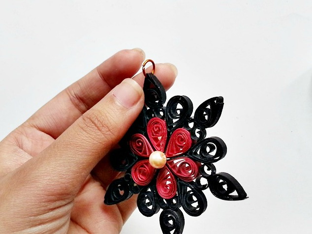 quilled pendant (7).jpg