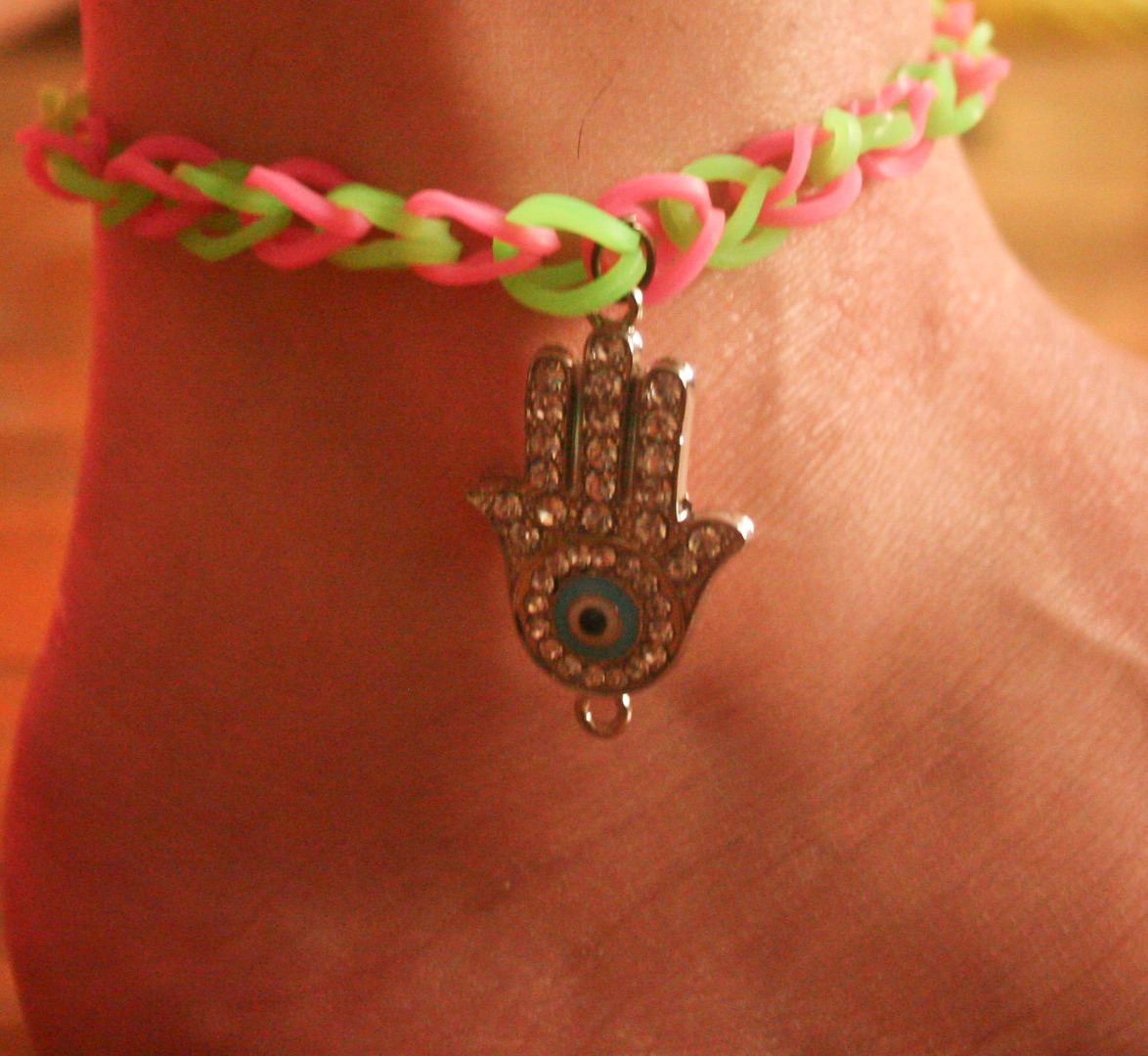 rainbow loom anklet.jpg