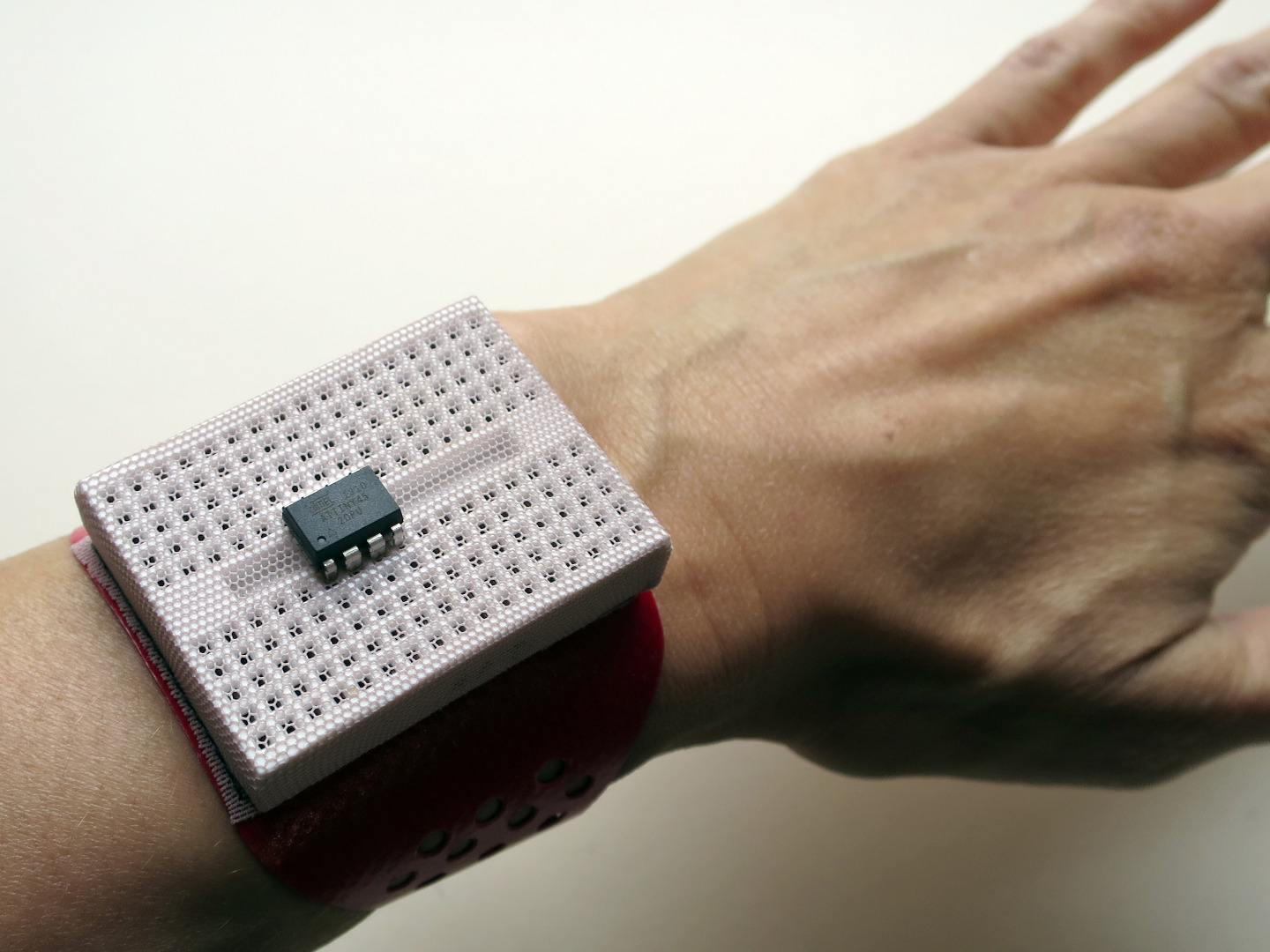 red-breadboard-pincushion-bracelet_18086122300_o.jpg