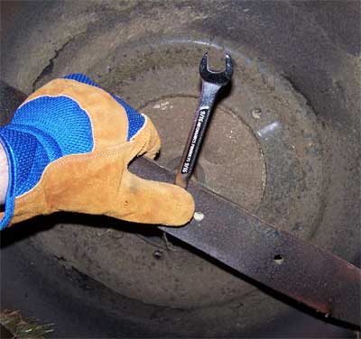 remove-lawn-mower-blade.jpg