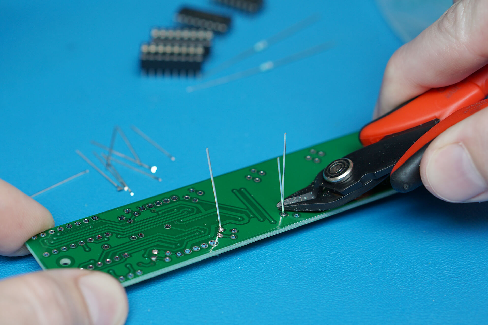 round-counter_electronics_04-trimming.jpg