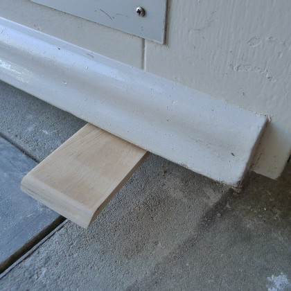 s0_square_door-stopper.jpg