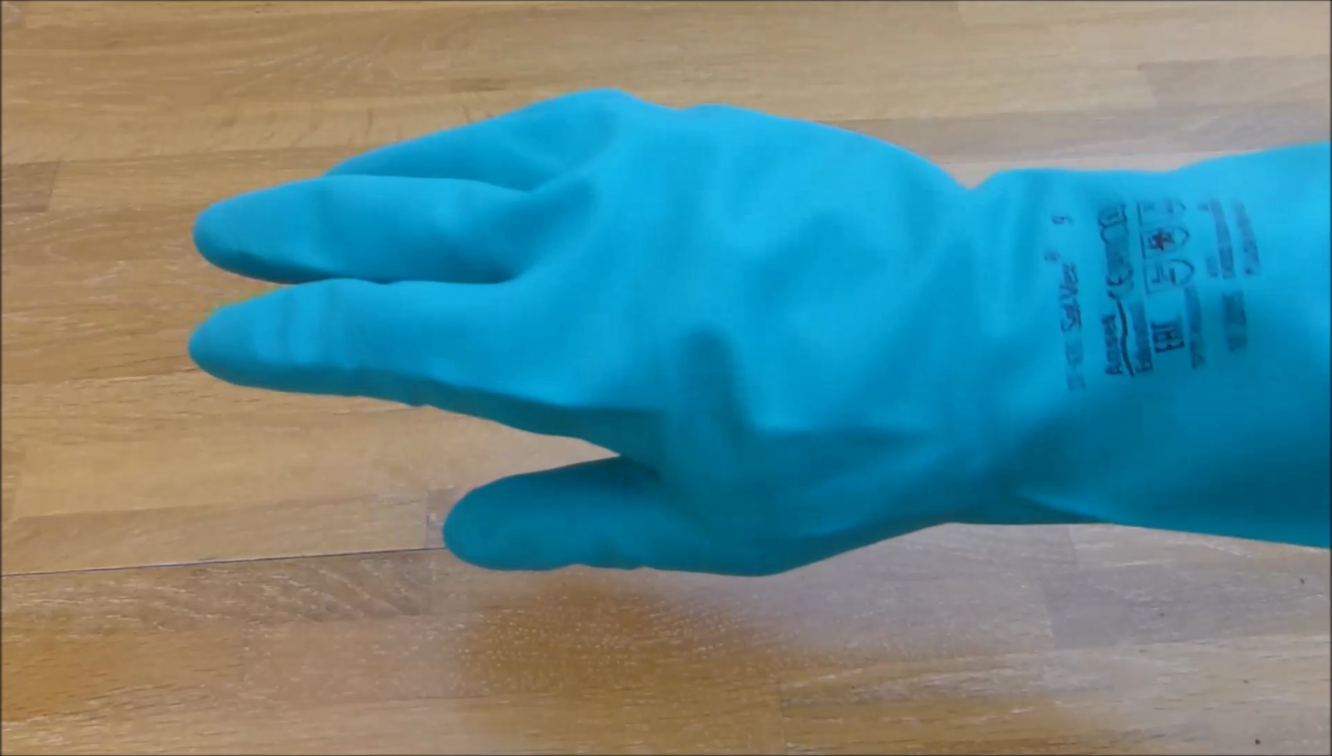 safety gloves.png