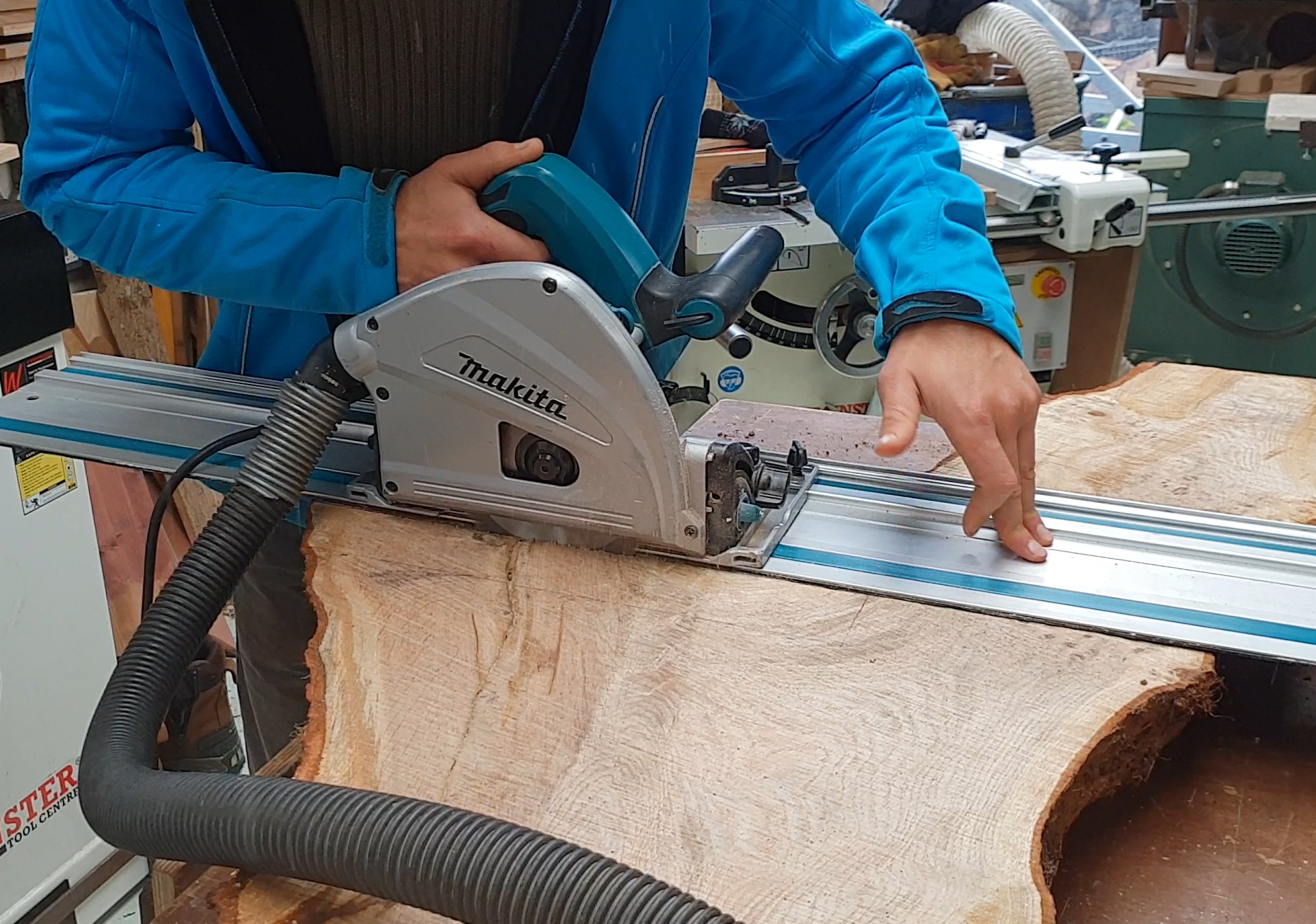 sawing the slot in the sides.jpg