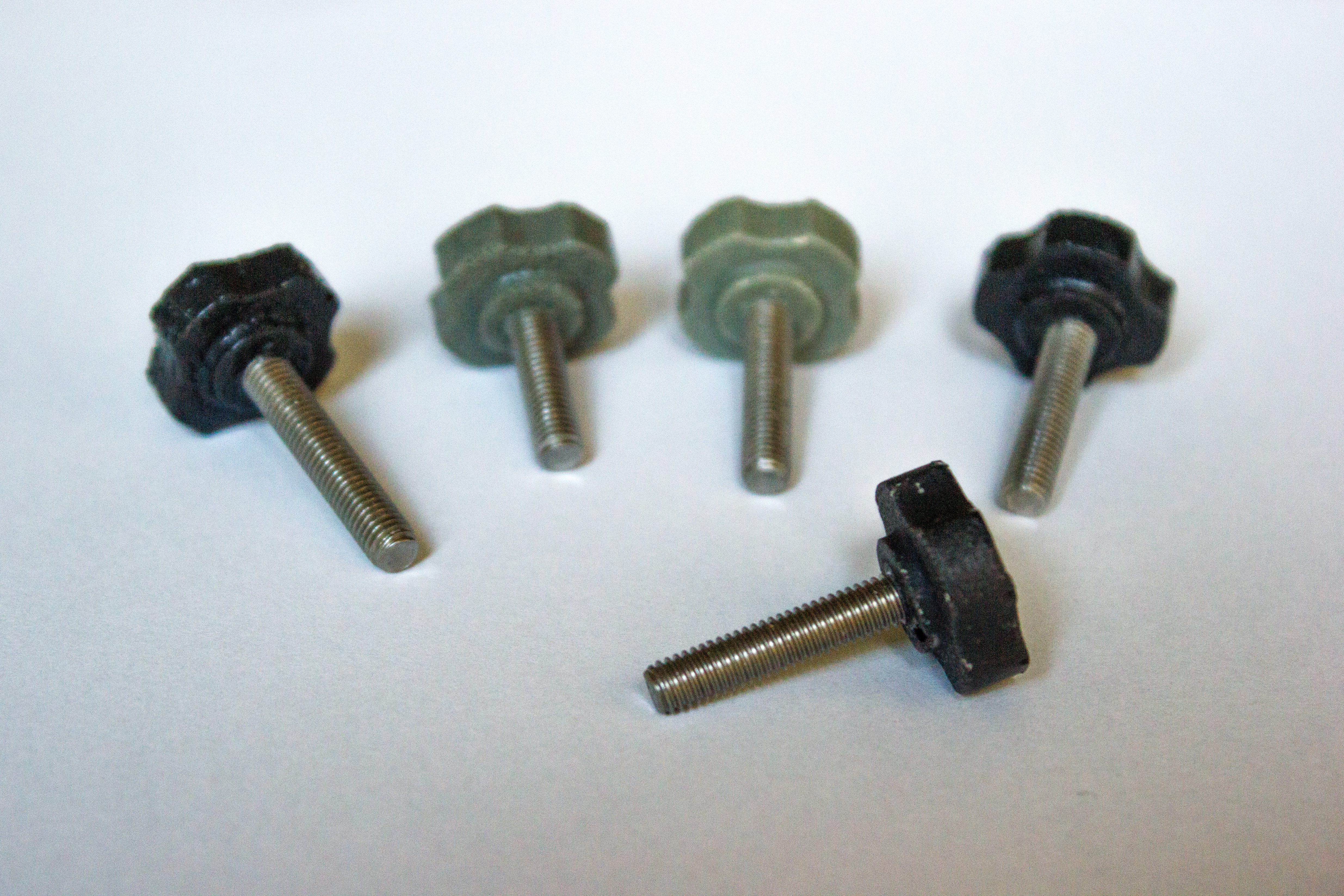 screws hand turn caps N16.JPG