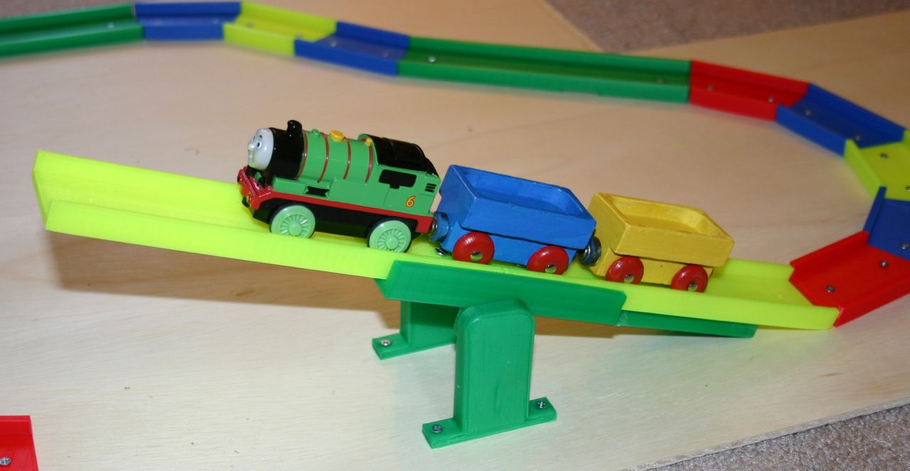 seesaw train09.jpg