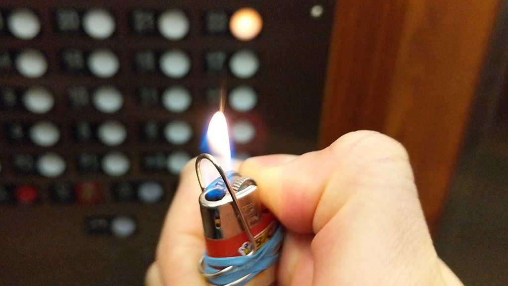 self-cleaning-button-pusher-lighter-mod_instructables-Image_28.jpg