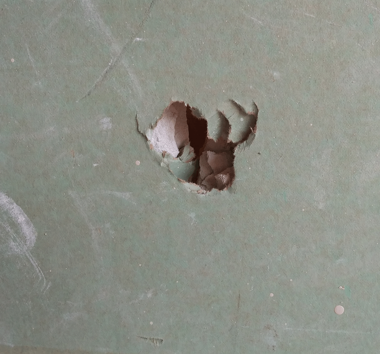 sheetrock-hole.gif