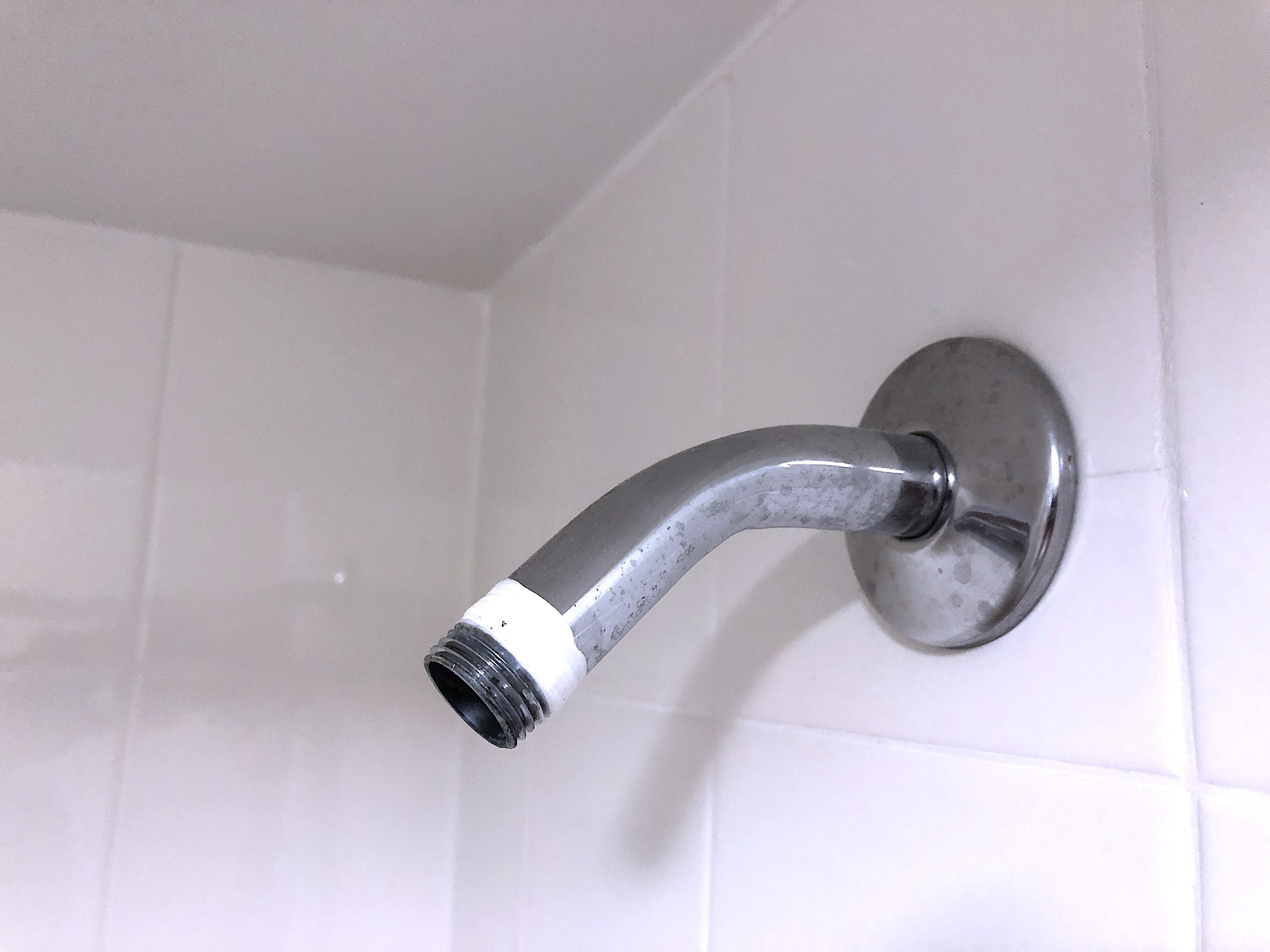 shower - metal pipe.JPG