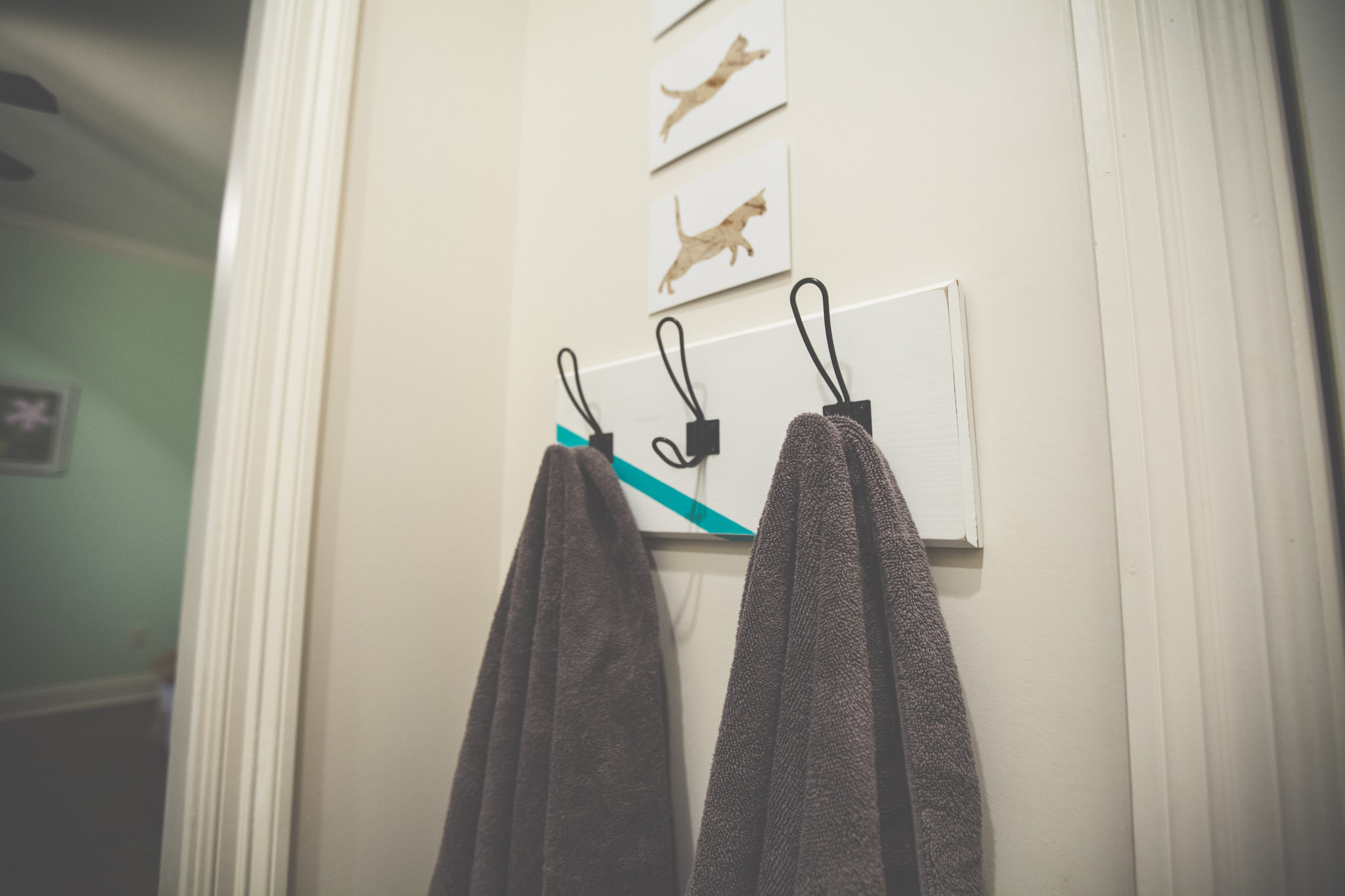 simple-towel-hanger-2.jpg