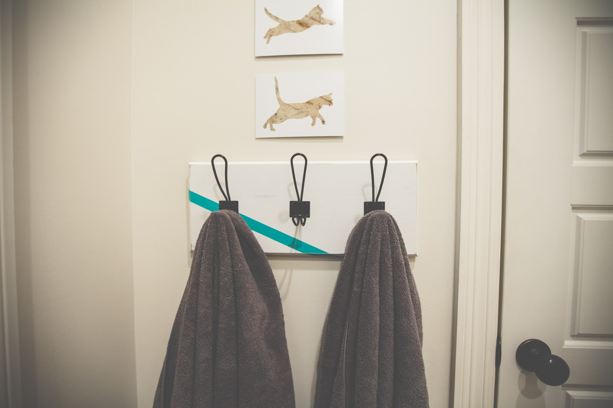 simple-towel-hanger-3.jpg