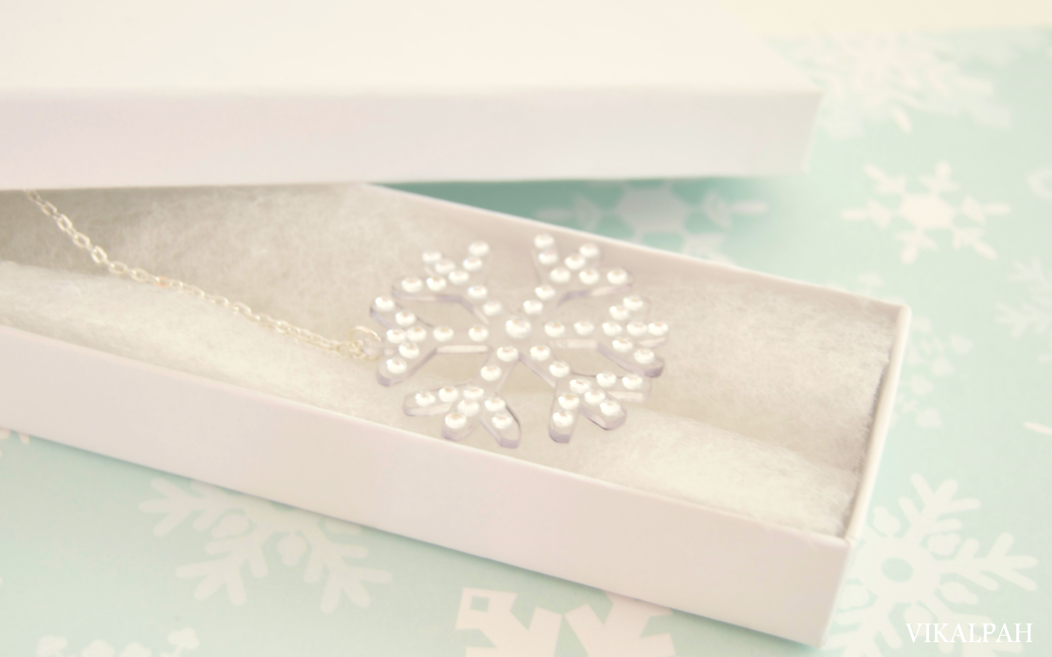 snowflake necklace feature image.jpg