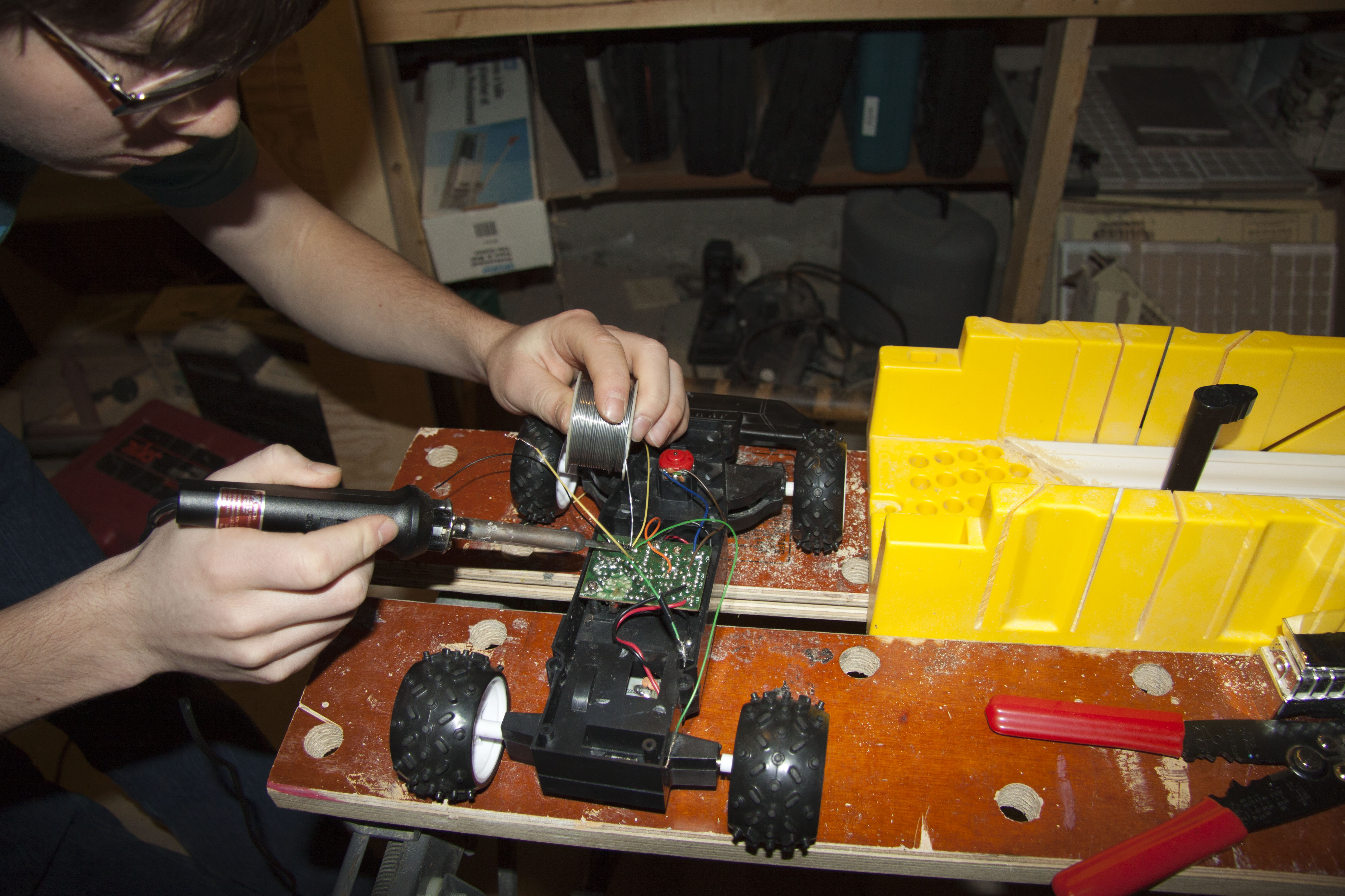 soldering wires to pcb1.jpg