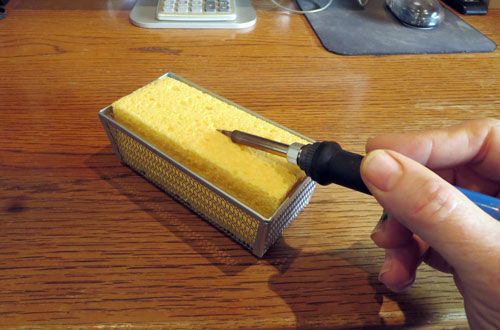 soldering-sponge-cleaning-tip.jpg