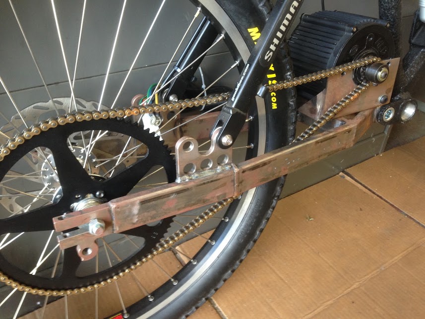 sprocket bolted onto hub with two disc mounts.JPG