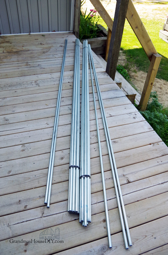 steel-conduit-deck-rails-diy.jpg