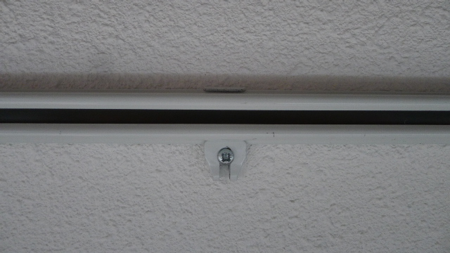 step2_conventional3_fix_curtain_rail_-_cc_by_openproducts.jpg