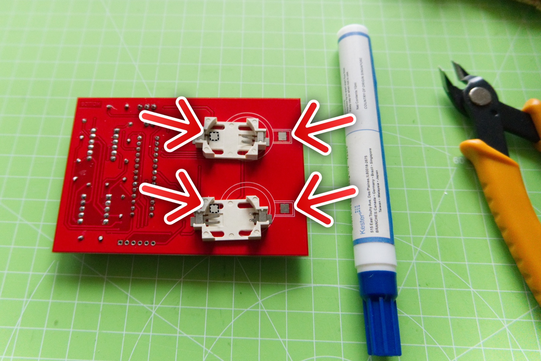 step6_add_battery_holders_w_label.jpg