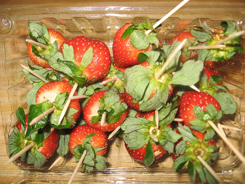 strawberries_pike2.jpg