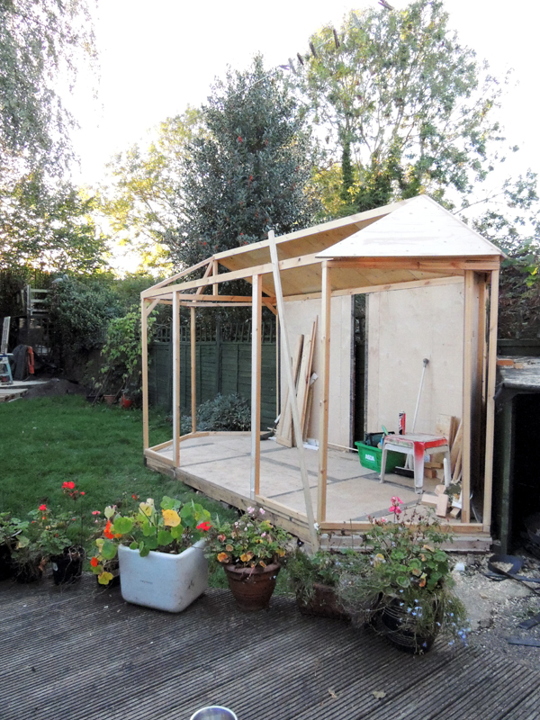 summerhouse-main-casing-frame_21152255063_o.jpg