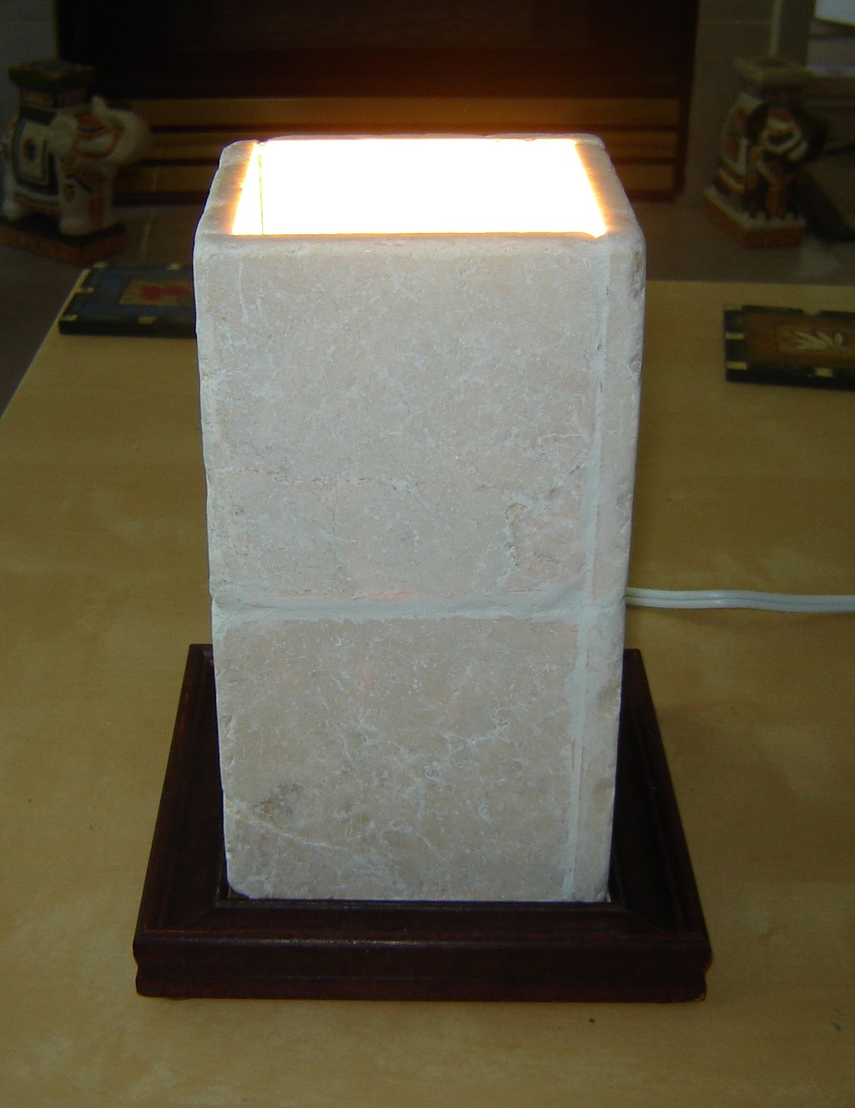 tablelamp.jpg